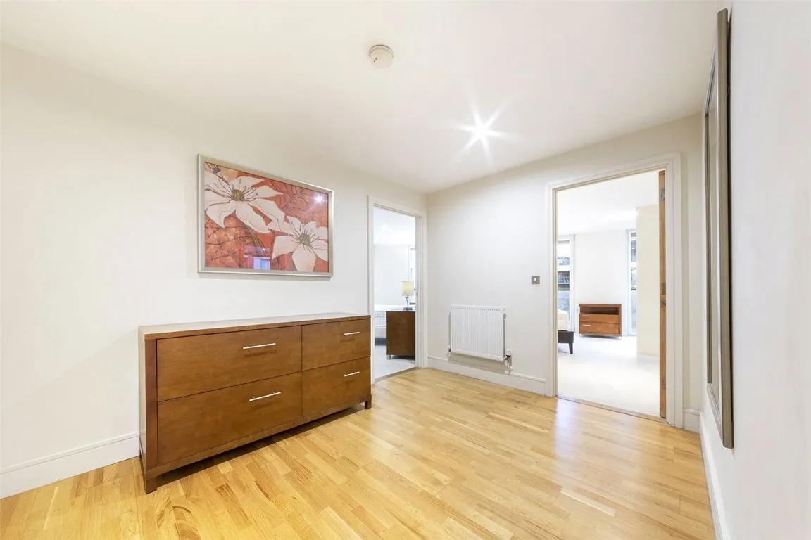 28 Quadrant Walk, Canary Wharf, photo 9