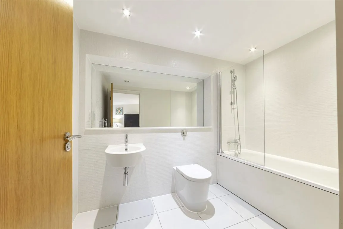 28 Quadrant Walk, Canary Wharf, photo 8