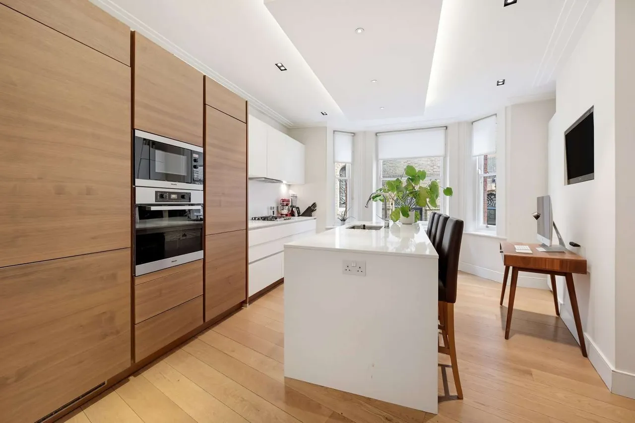 Buckingham Gate, London, SW1E, photo 5