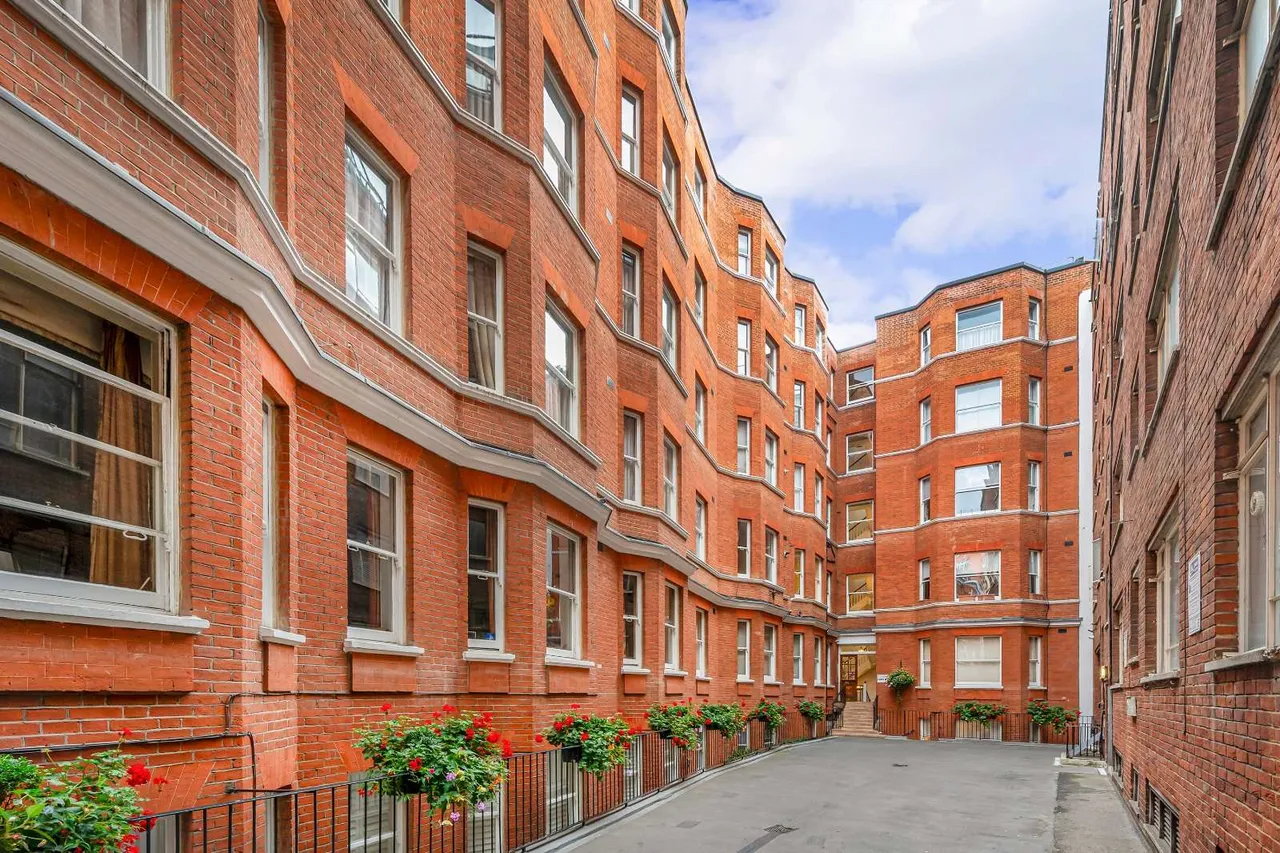 Buckingham Gate, London, SW1E, photo 12
