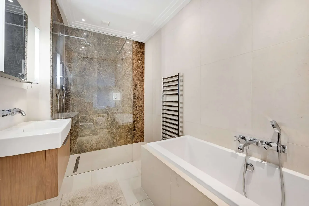 Buckingham Gate, London, SW1E, photo 9