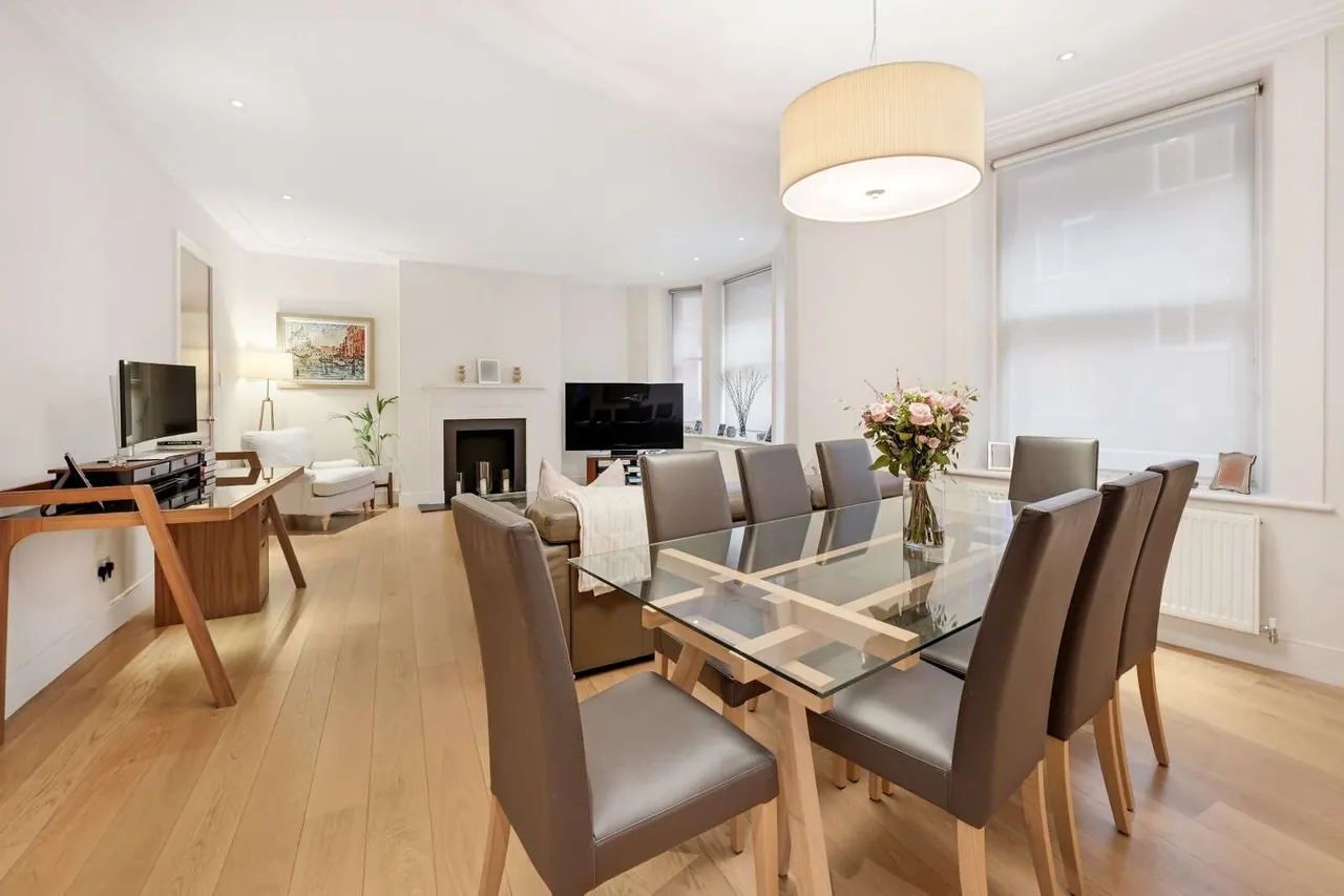 Buckingham Gate, London, SW1E, photo 2
