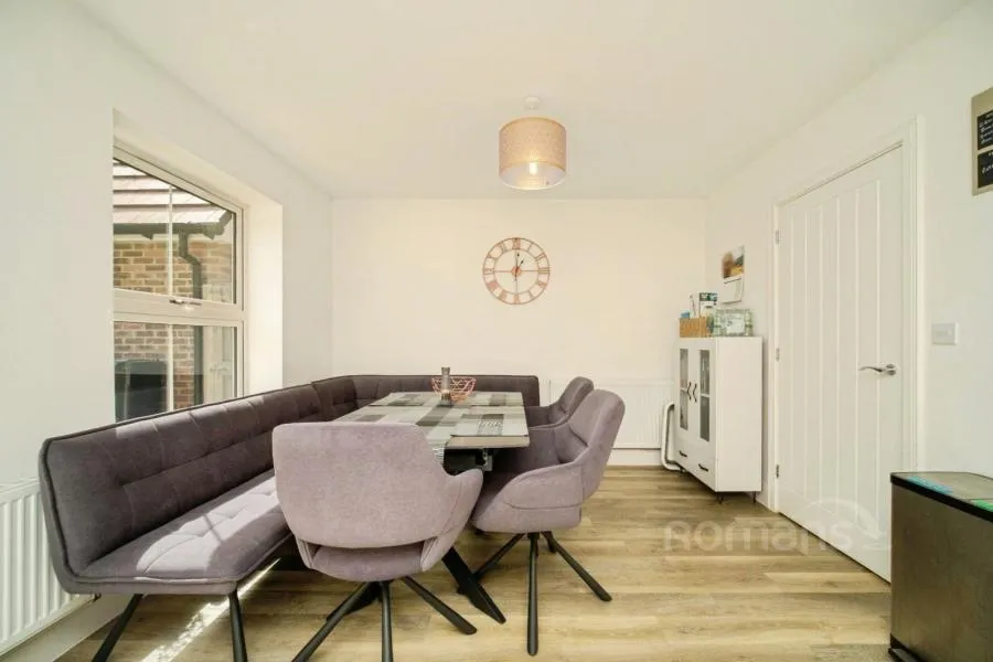 White Clover Drive, Basingstoke, RG23, photo 4