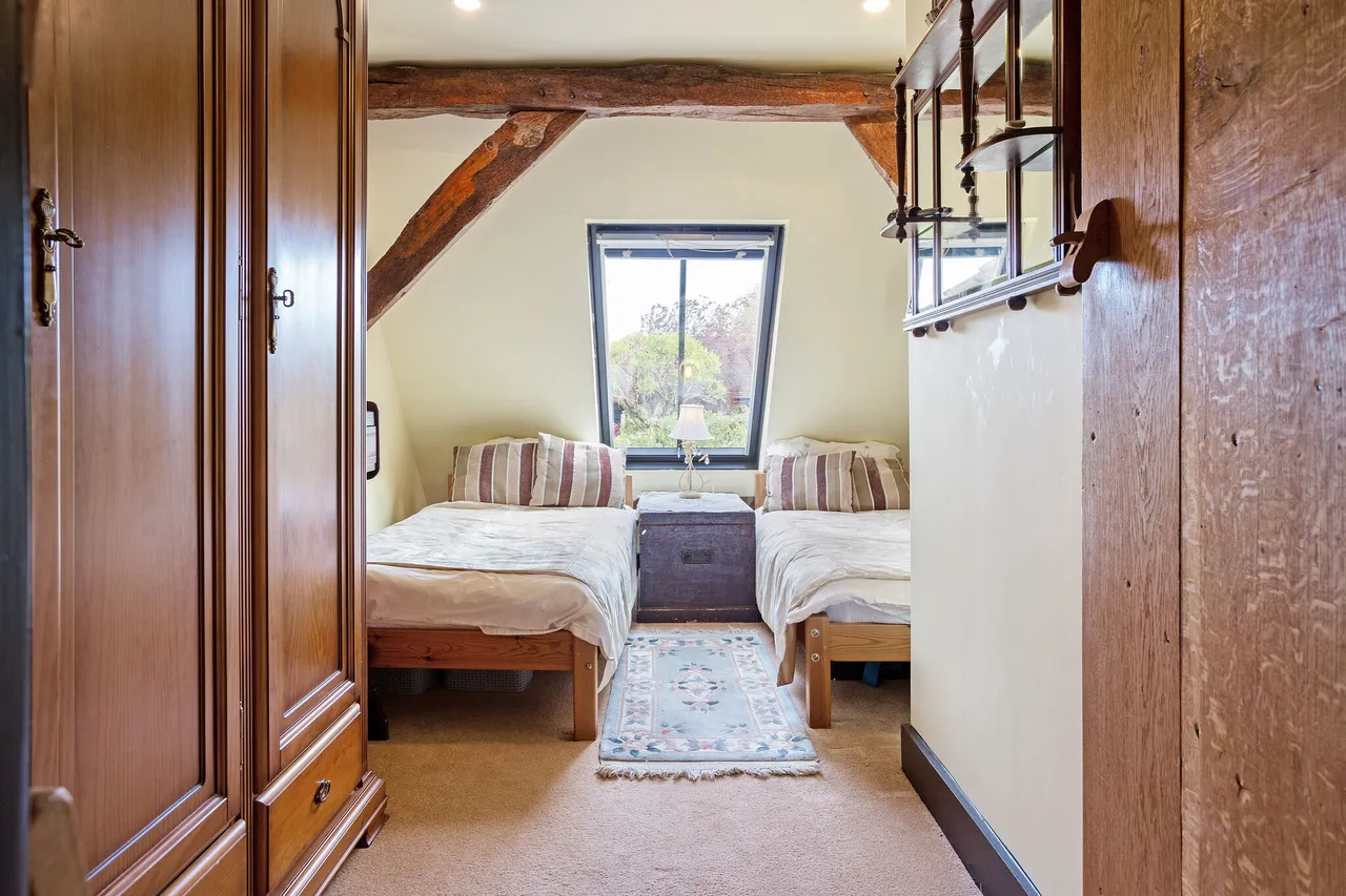 Pound Farm Barns, Chawton, GU34, photo 12