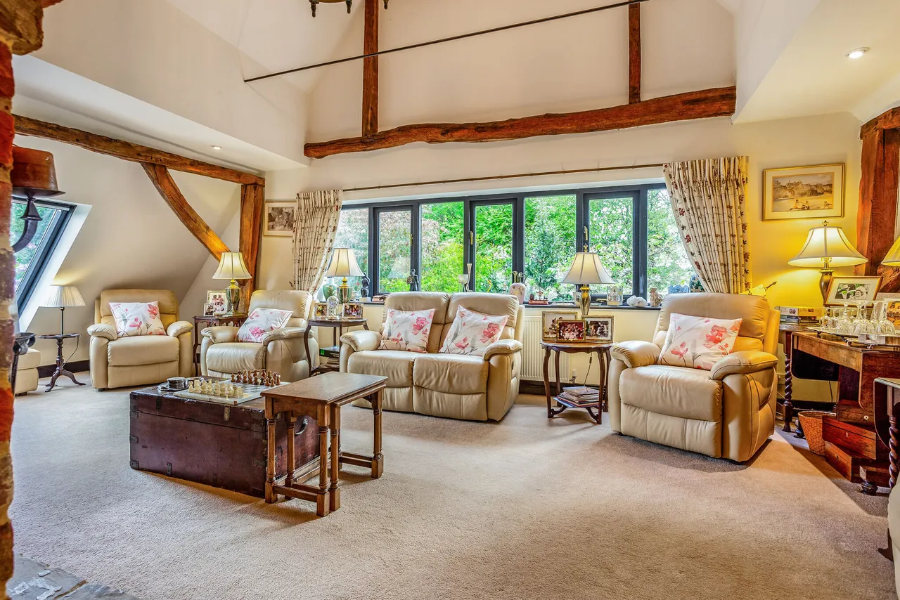 Pound Farm Barns, Chawton, GU34, photo 4