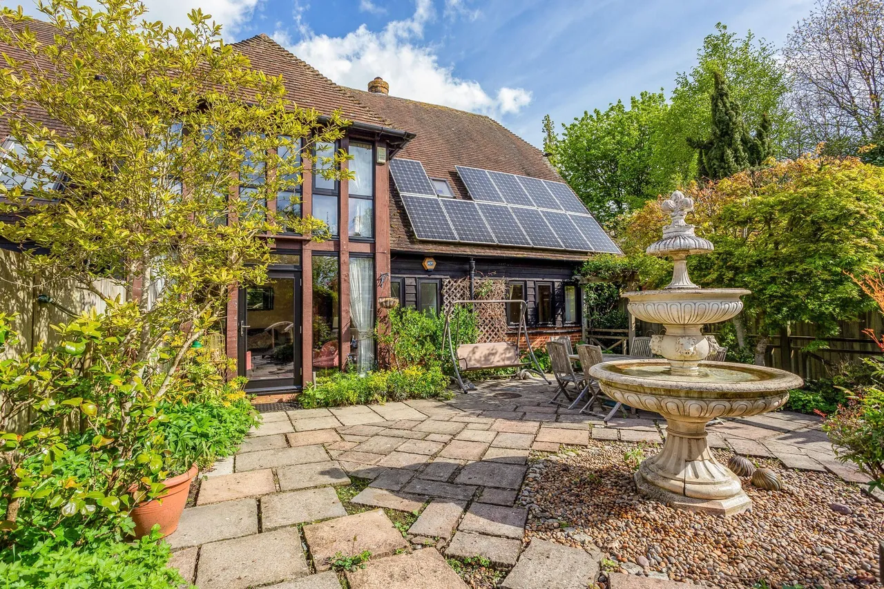 4 bed barn conversion for sale — Pound Farm Barns, Chawton, GU34