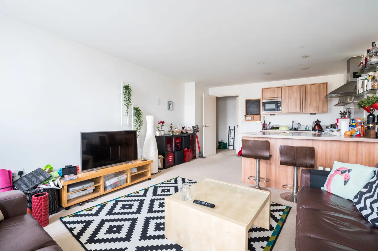 85 Carronade Court, Eden Grove, London, photo 4