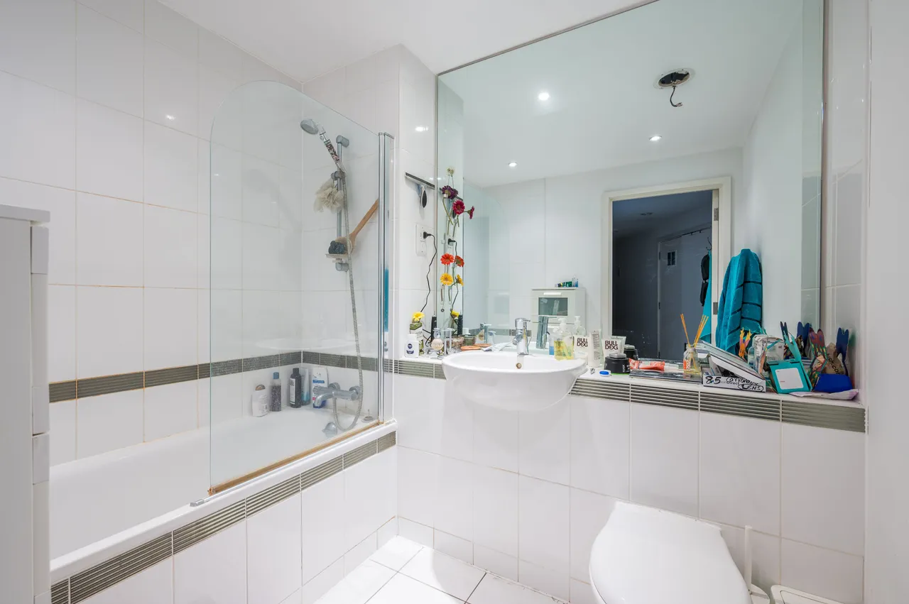 85 Carronade Court, Eden Grove, London, photo 5