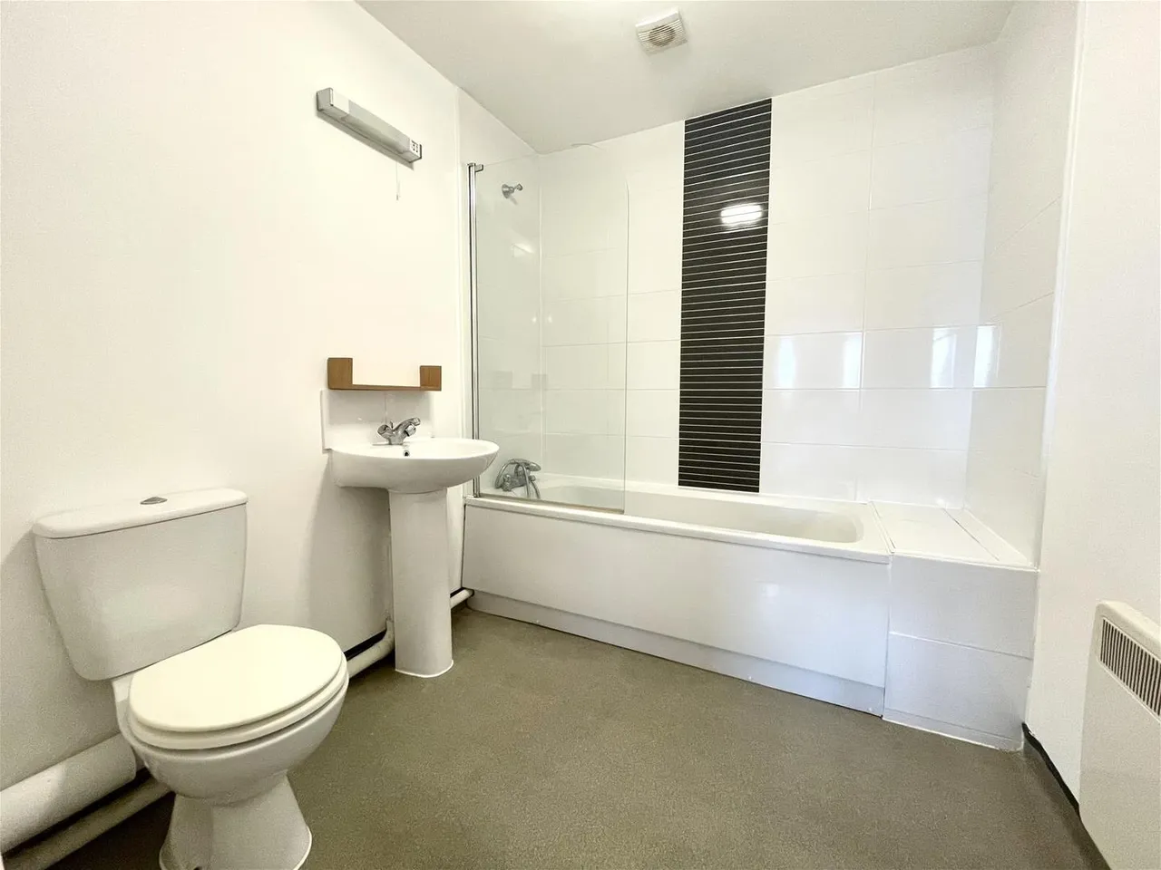 Bradley Court, Long Road, Canvey Island, photo 6