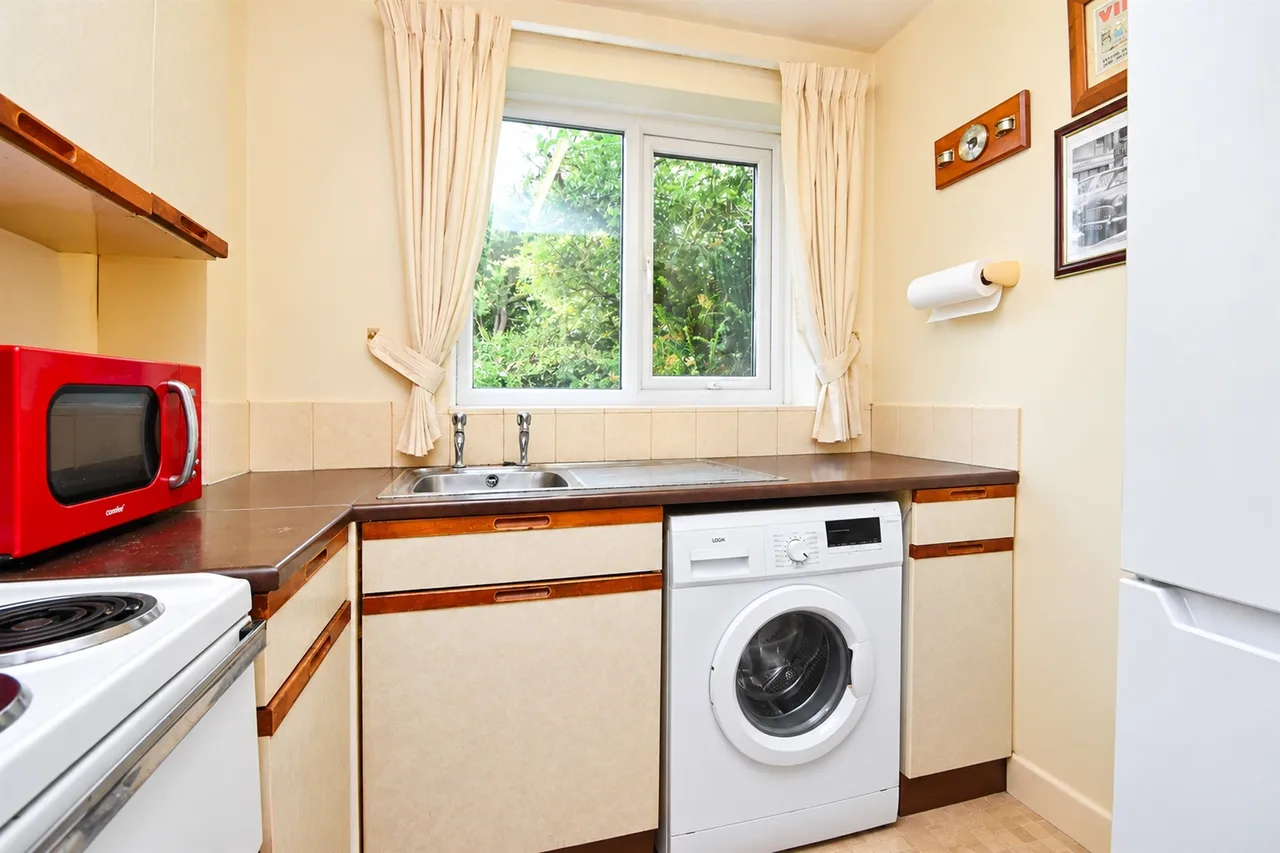 Acorn Avenue, Halstead, photo 4