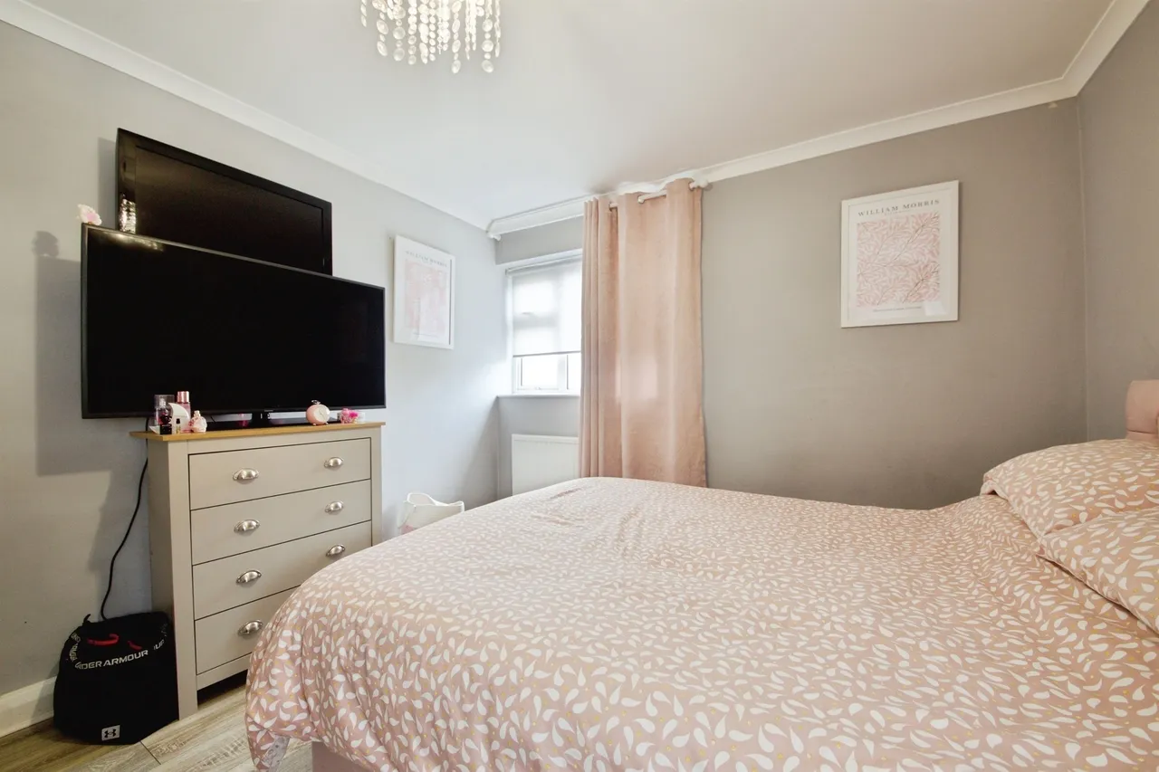 Little Pynchons, Harlow, photo 9