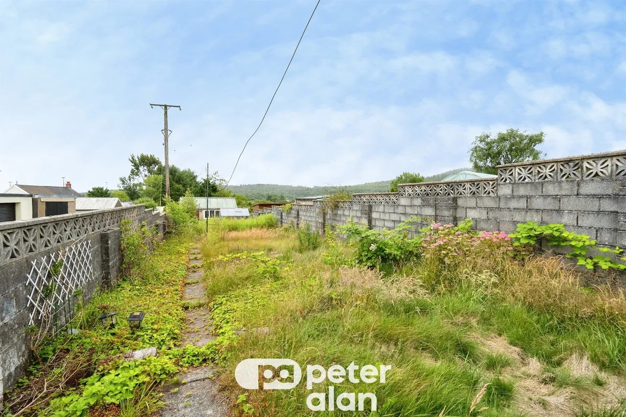 School Road, Neath, SA10, photo 12