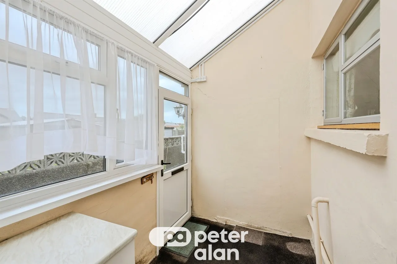 School Road, Neath, SA10, photo 9