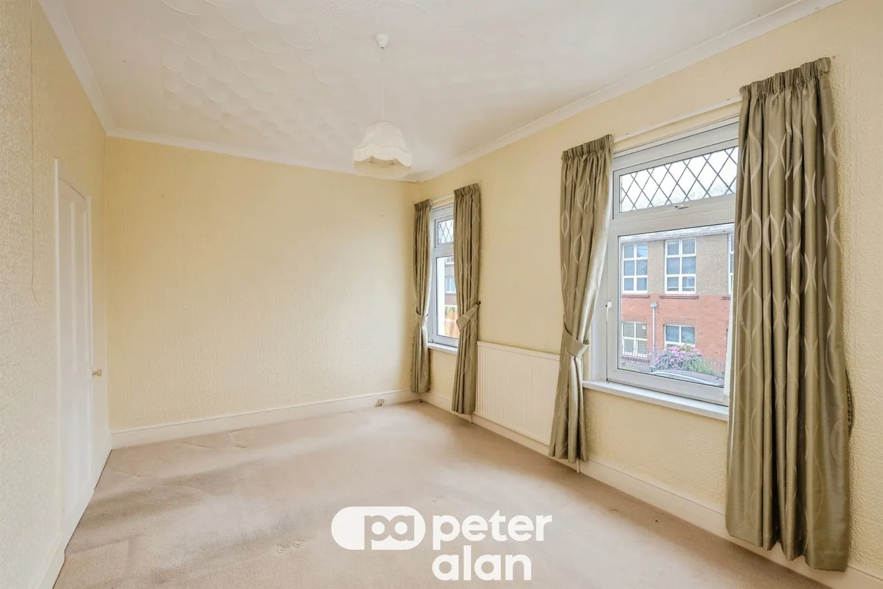 School Road, Neath, SA10, photo 5