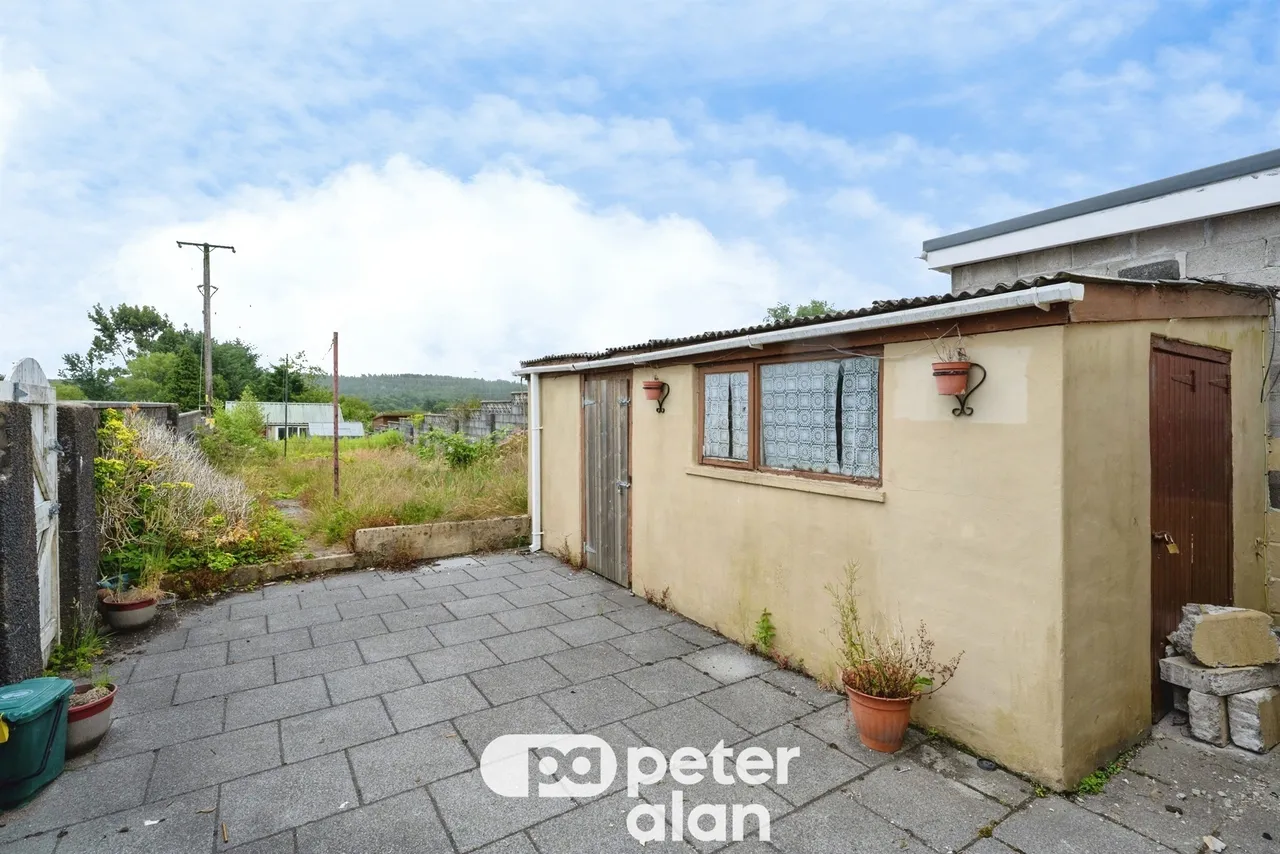 School Road, Neath, SA10, photo 6