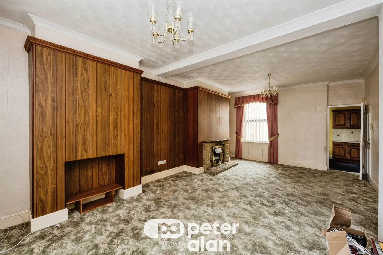 School Road, Neath, SA10, photo 13