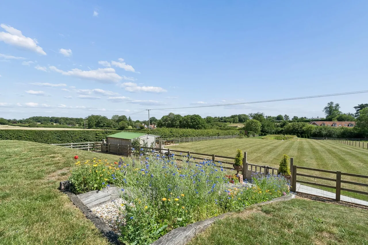 Hastoe Hill, Hastoe, HP23, photo 31