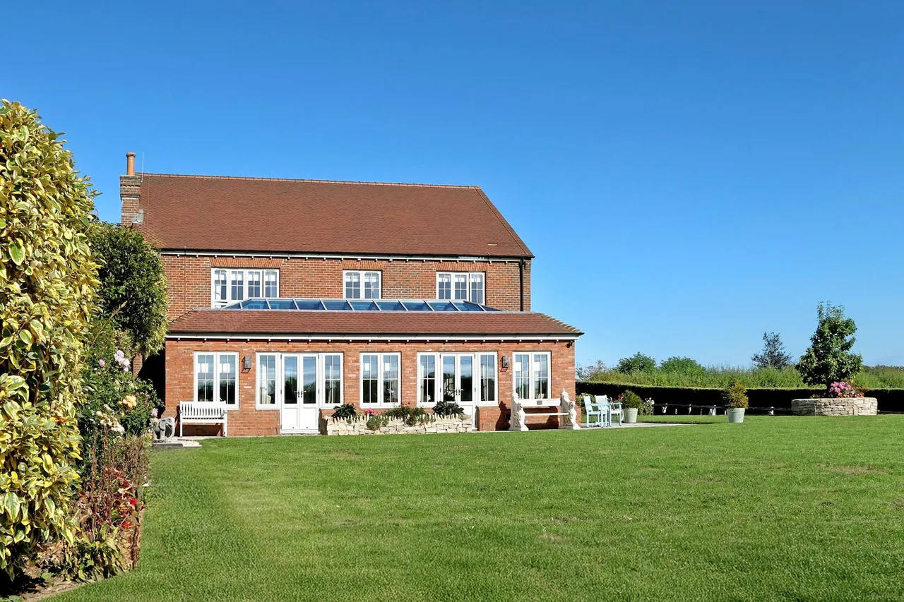 Hastoe Hill, Hastoe, HP23, photo 30