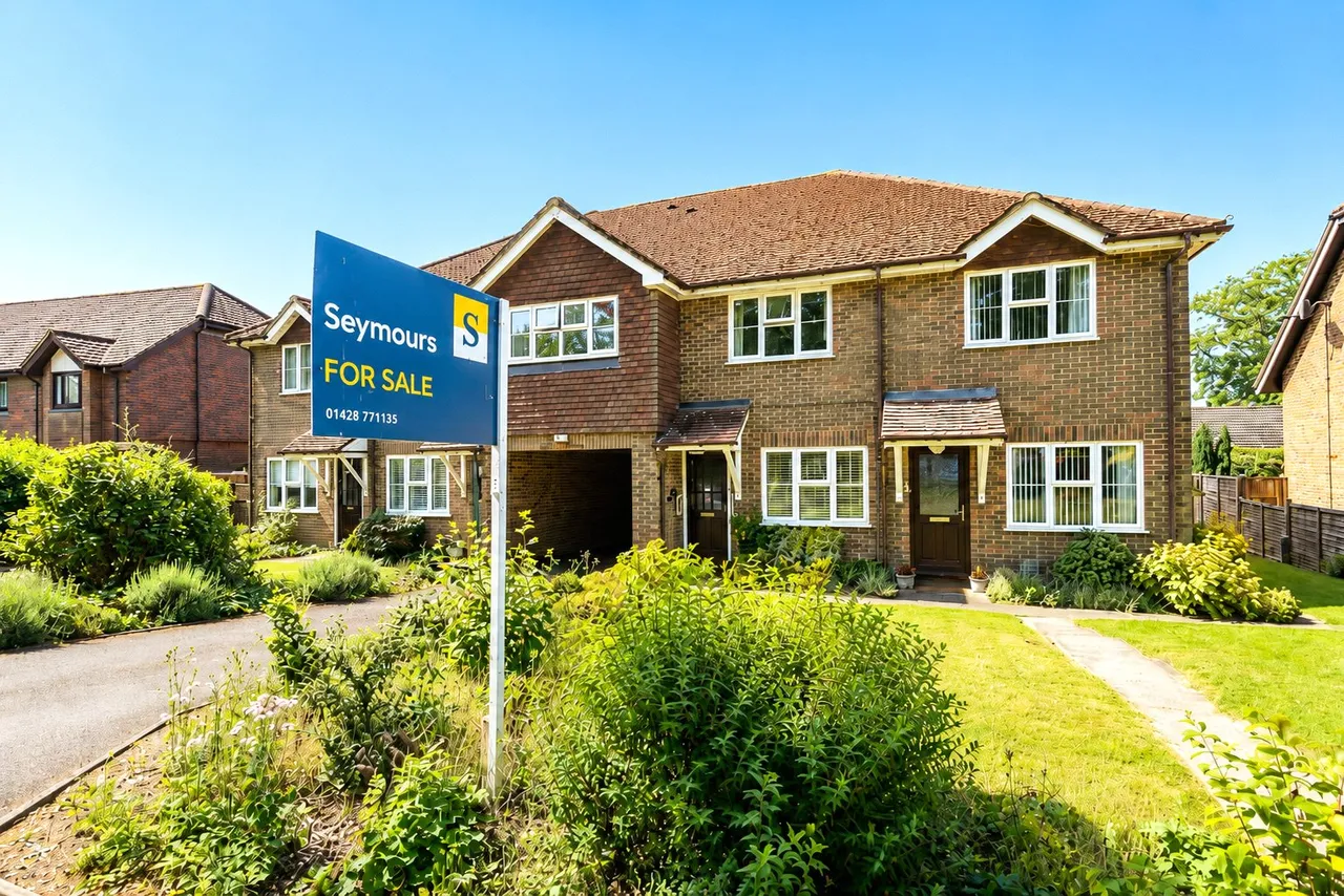 3 bed house for sale, Crossways Road, Grayshott, GU26