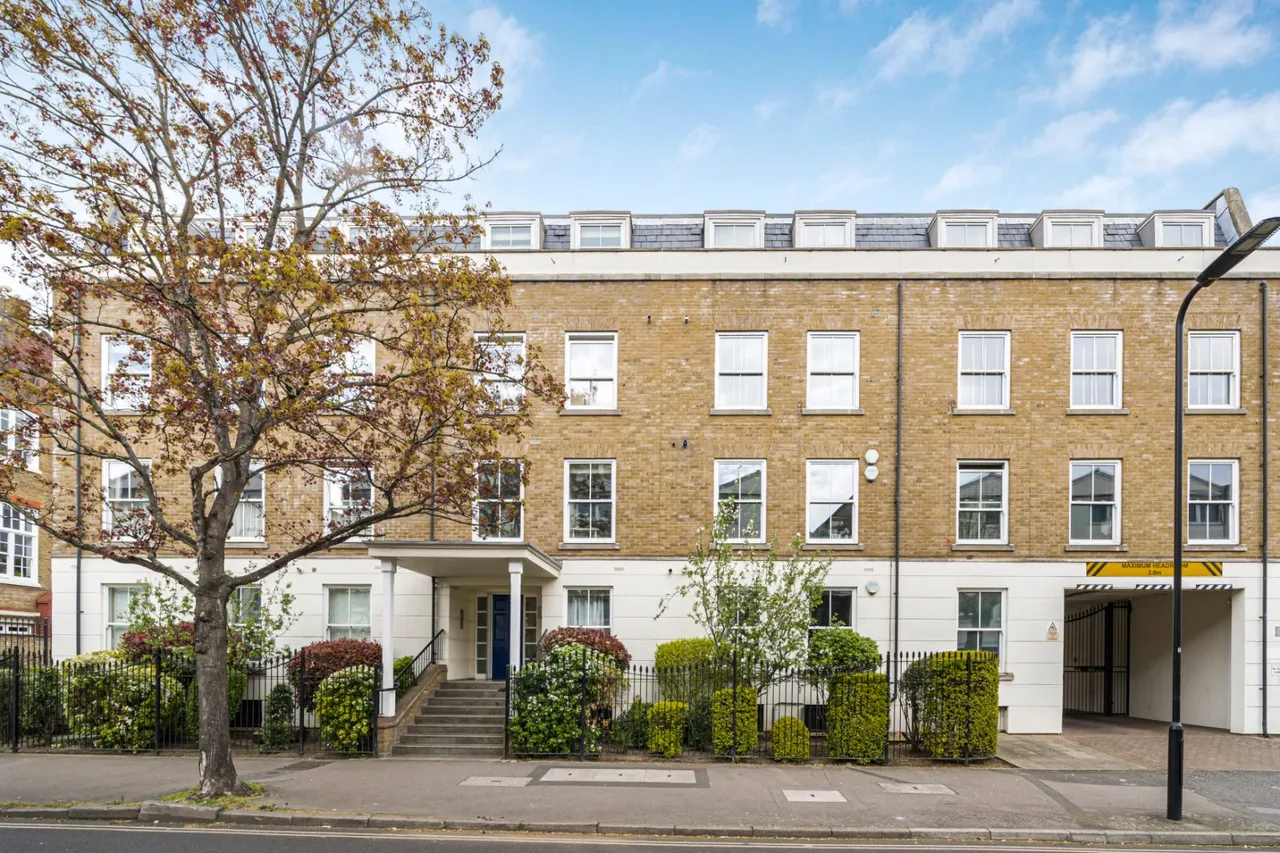 2 bed flat for sale, Tottenham Road, Hackney, N1