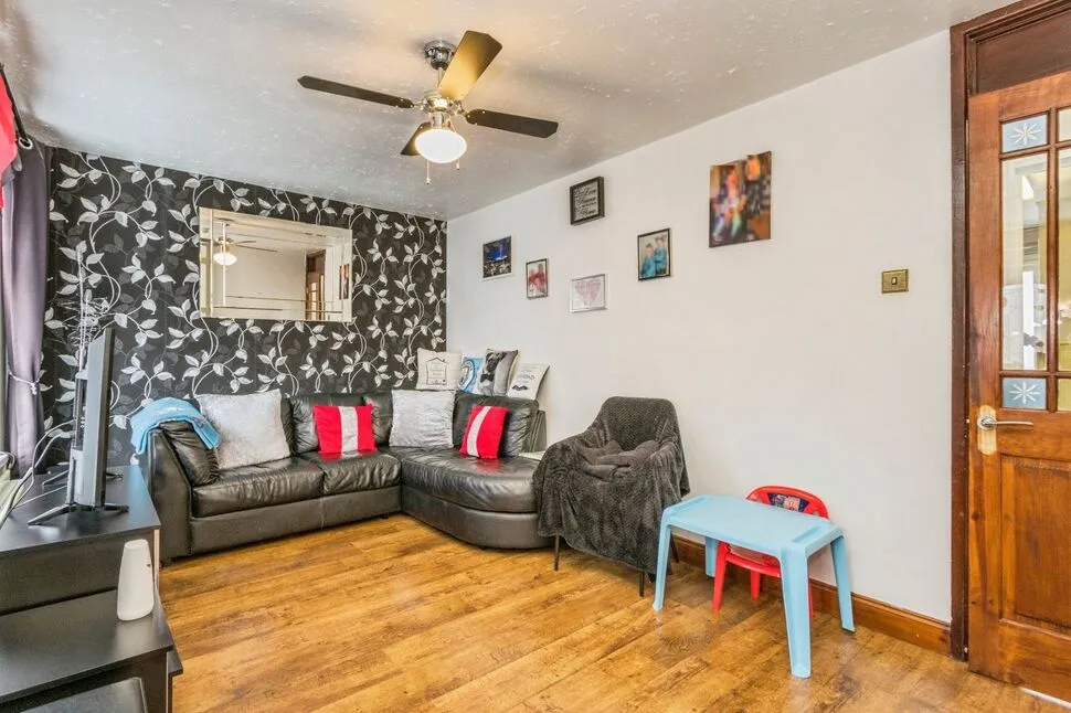 Rowland Way, Belfast, BT12, photo 2