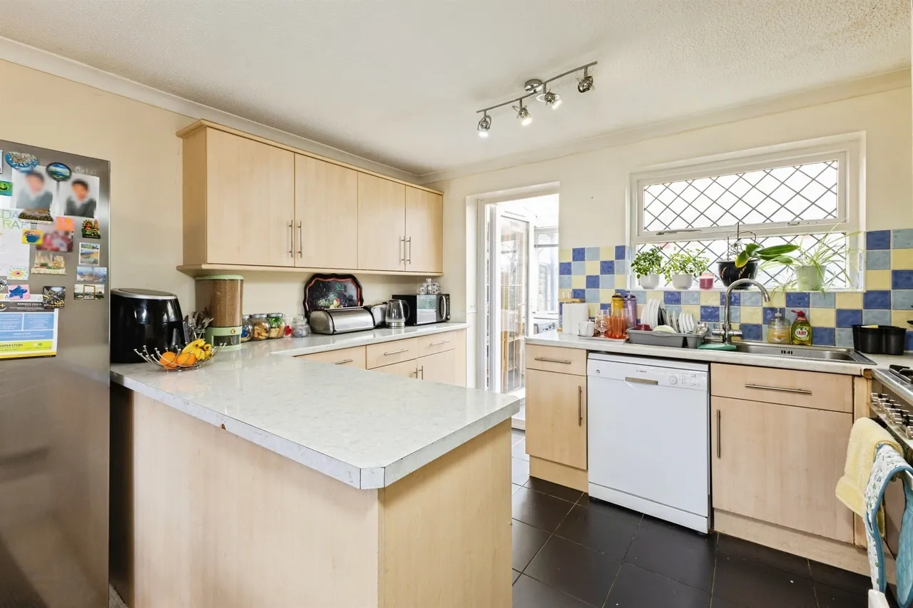 Chilcombe Way, Lower Earley, Reading, photo 2