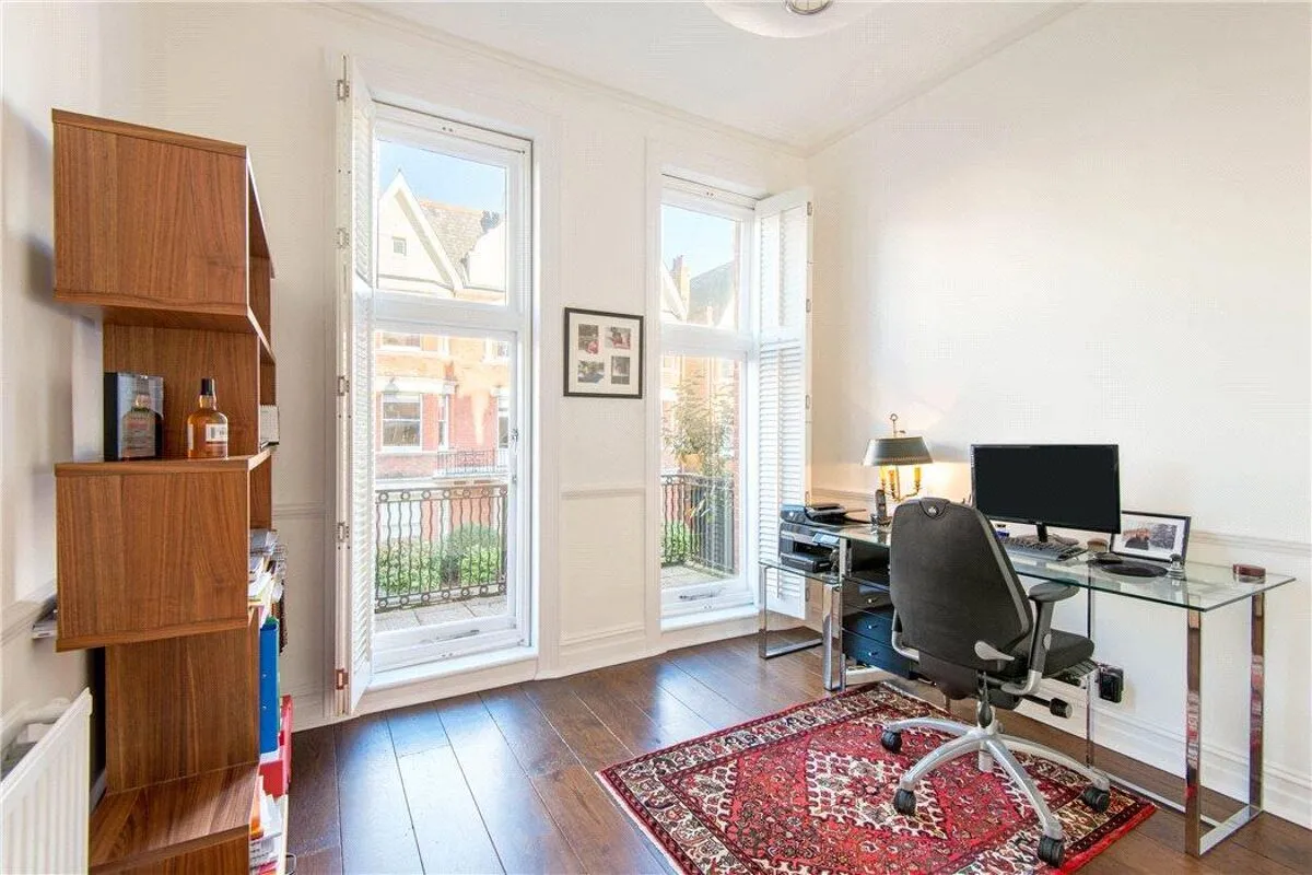 Antrim Road, London, NW3, photo 5
