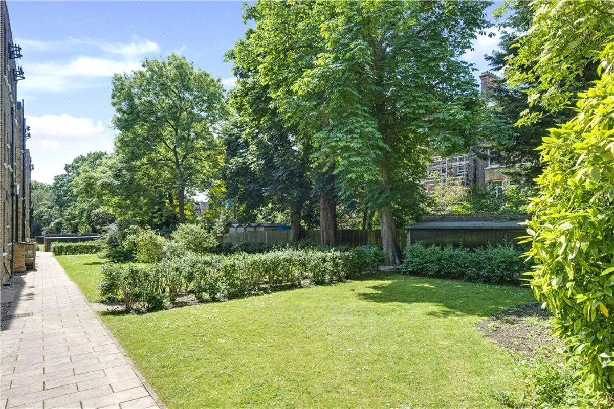 Antrim Road, London, NW3, photo 4