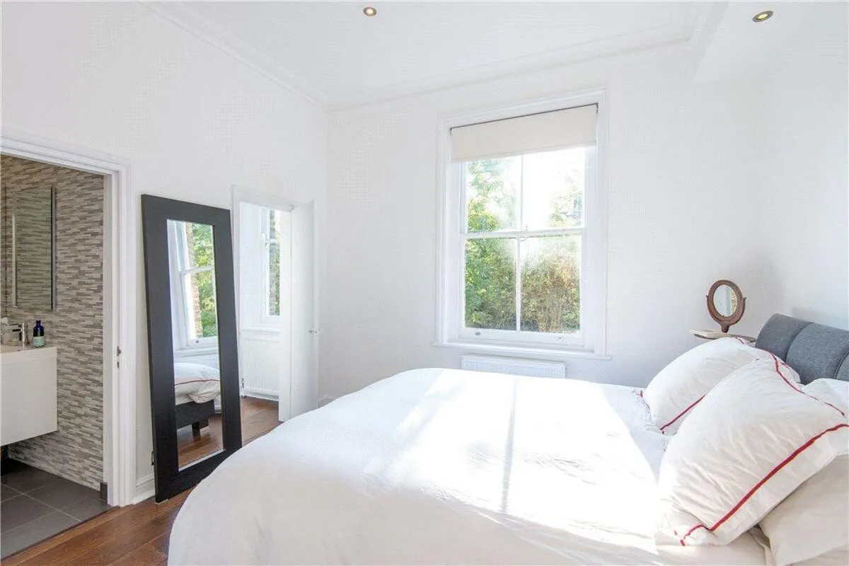 Antrim Road, London, NW3, photo 3
