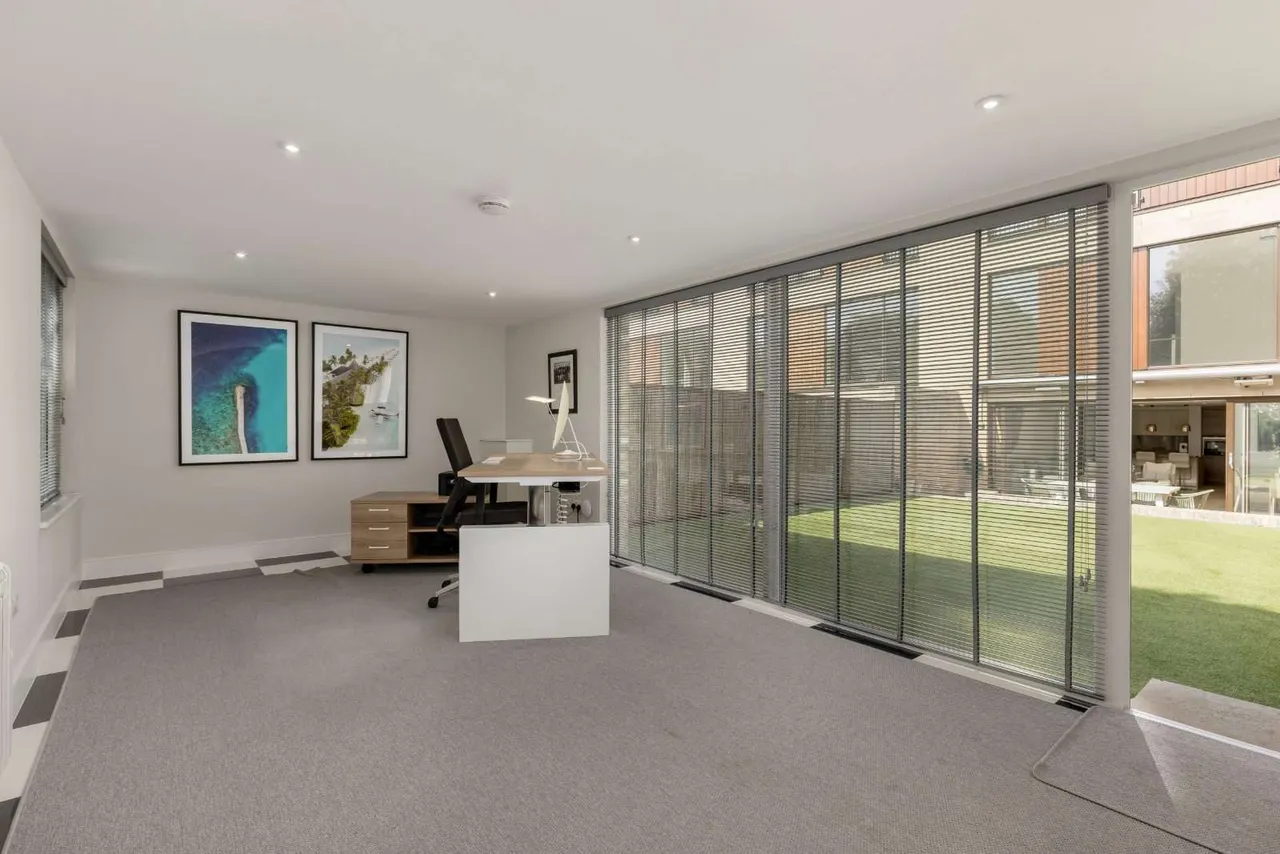Wallace Gardens, Murrayfield, Edinburgh, EH12 6HT, photo 10