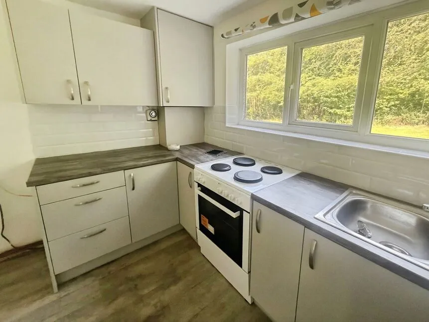 Highfield Road, Glossop, SK13, photo 4