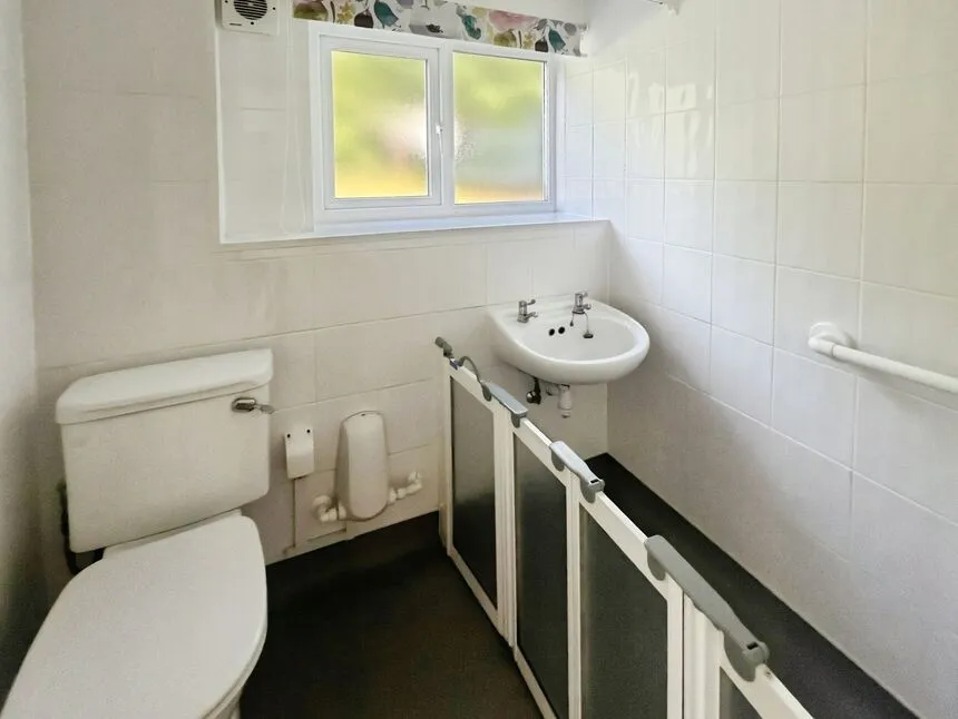 Highfield Road, Glossop, SK13, photo 6