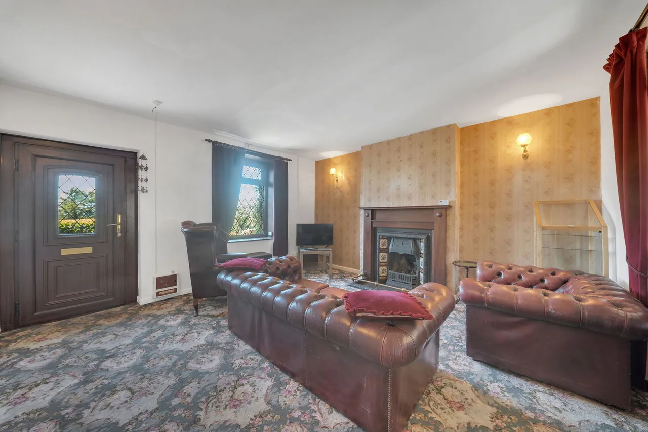 Chorley Road, Heath Charnock, Lancashire, PR6, photo 2