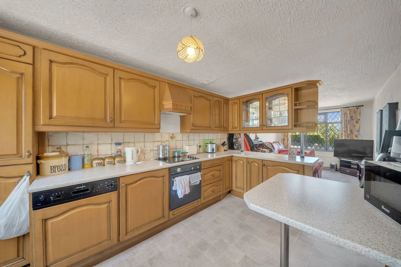 Chorley Road, Heath Charnock, Lancashire, PR6, photo 7