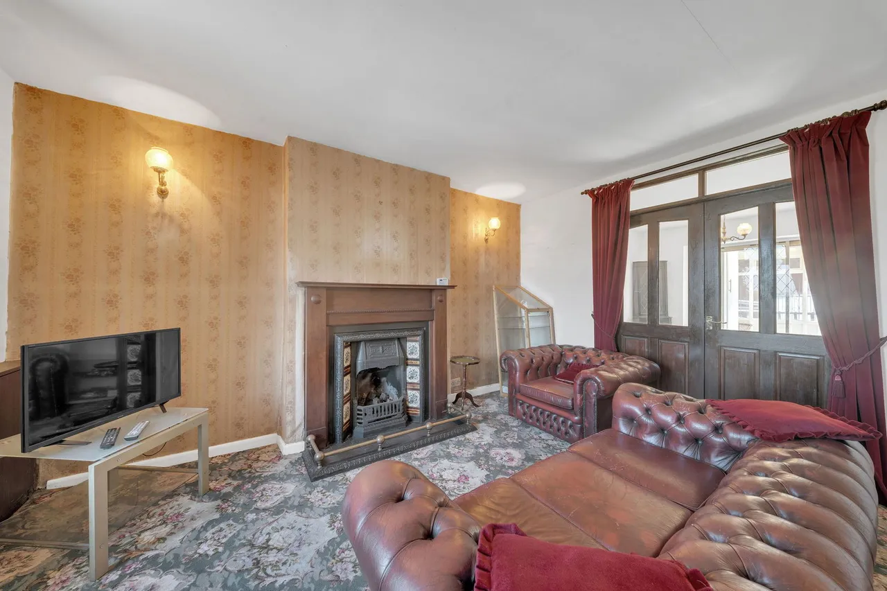 Chorley Road, Heath Charnock, Lancashire, PR6, photo 3