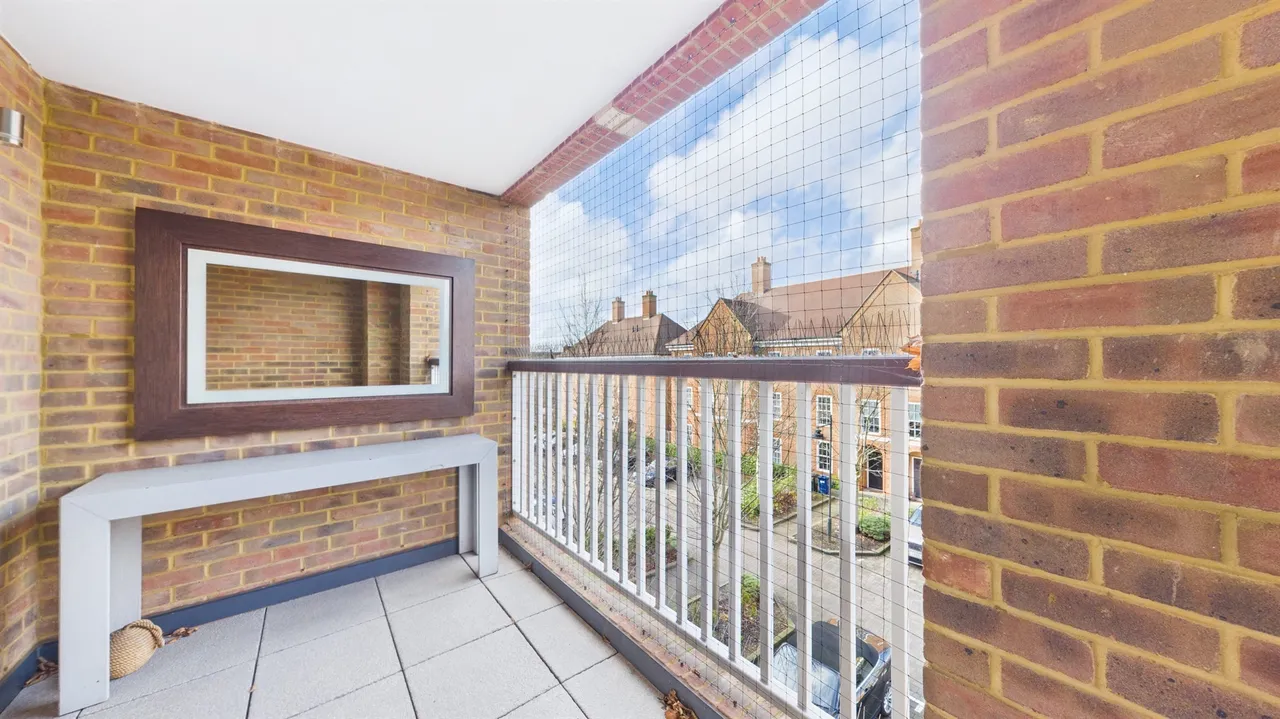Ashridge Close, London, photo 4