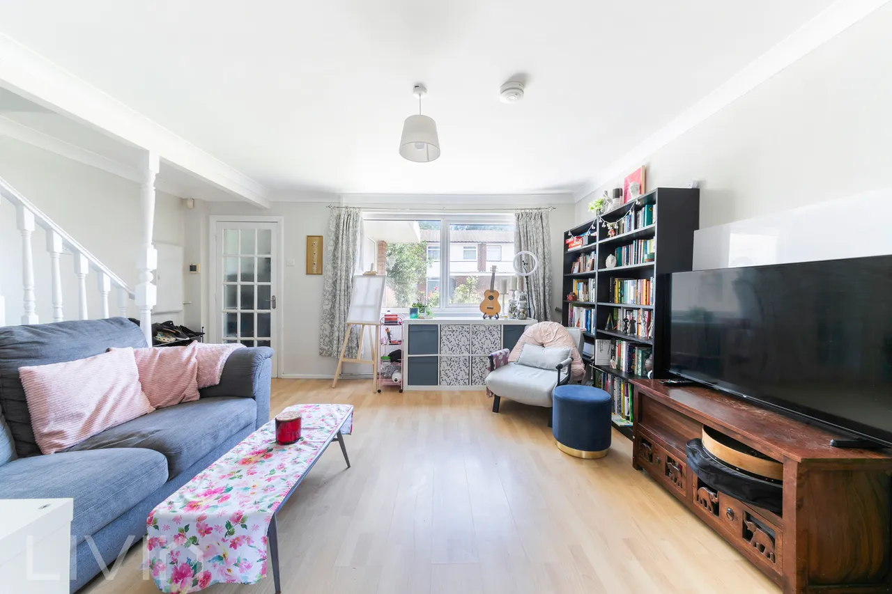 Nicola Close, South Croydon, CR2, photo 2
