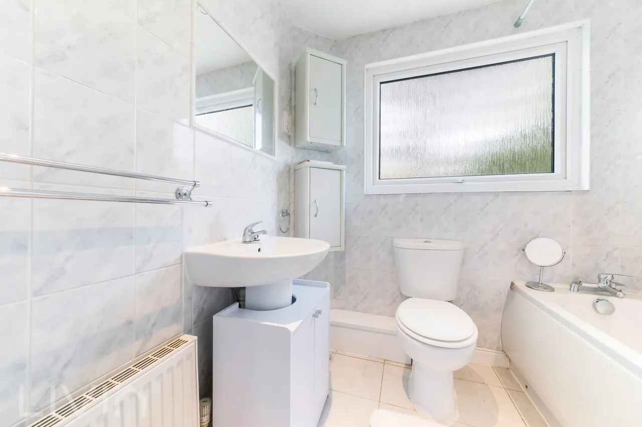 Nicola Close, South Croydon, CR2, photo 17