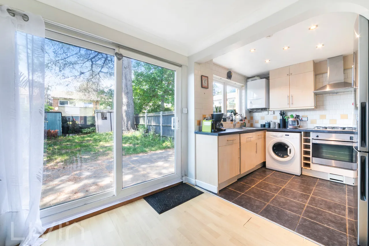 Nicola Close, South Croydon, CR2, photo 8