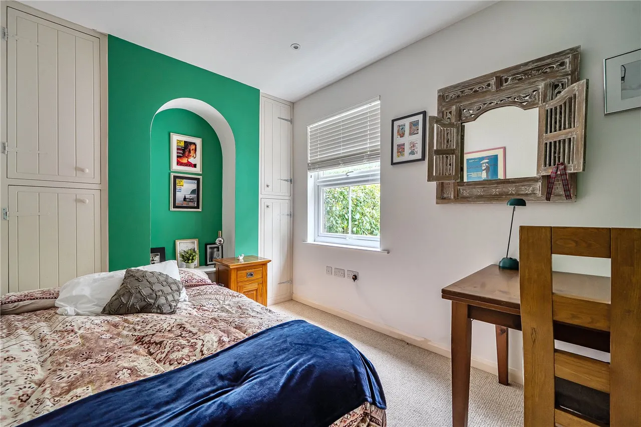 Hamlash Lane, Frensham, Farnham, Surrey, GU10, photo 7