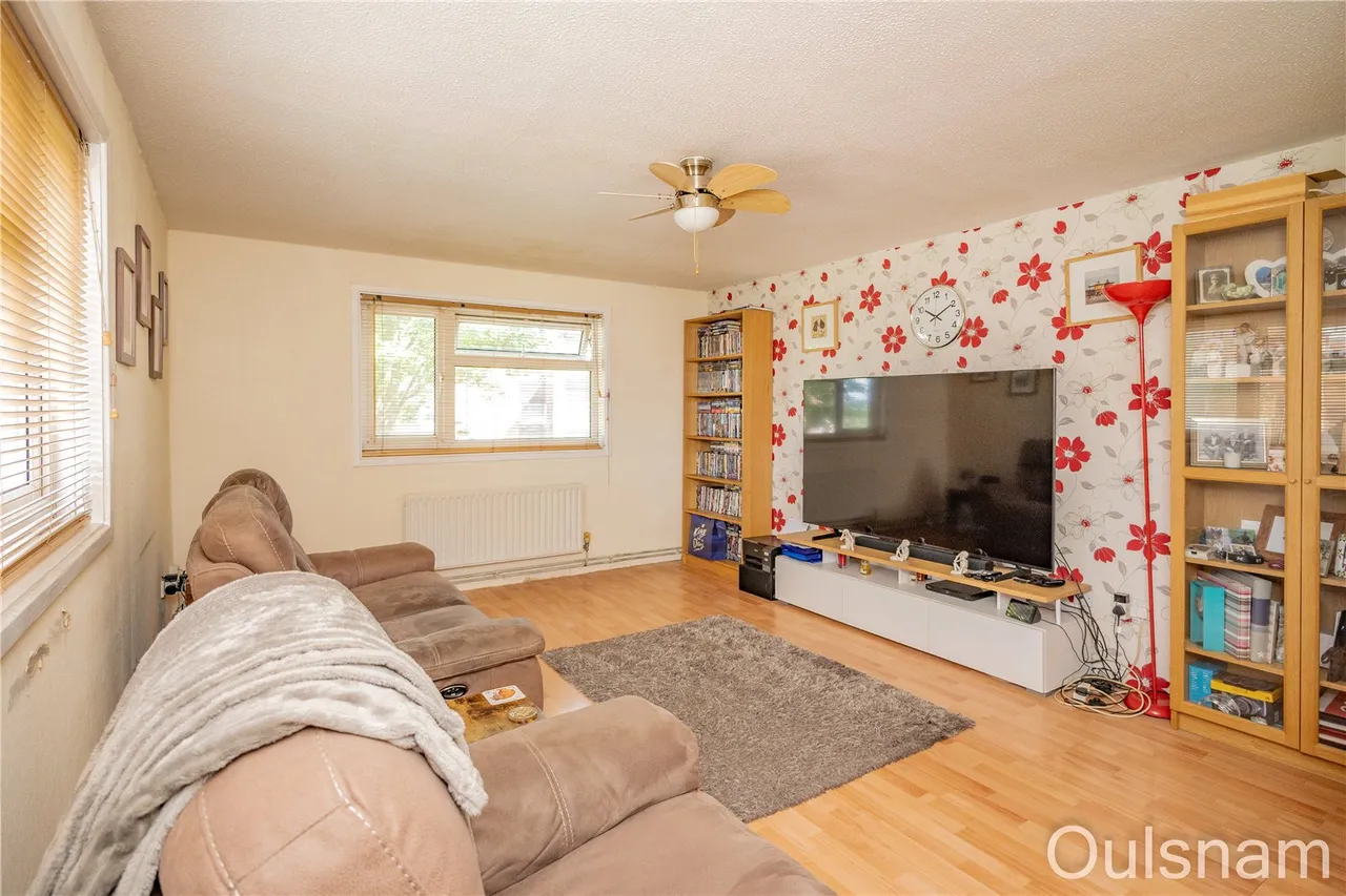 Aintree Close, Catshill, Bromsgrove, Worcestershire, B61 0LW, photo 5