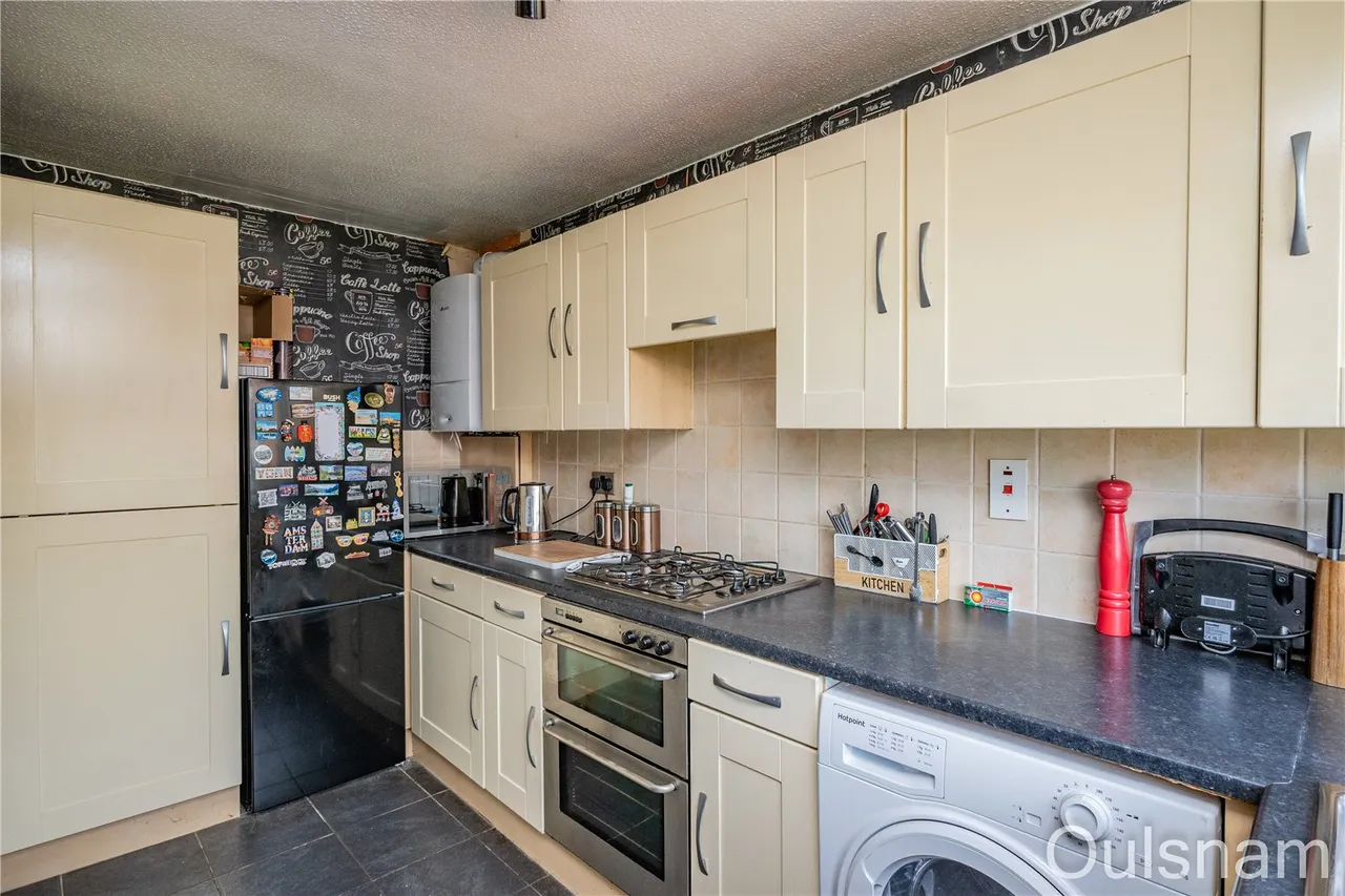 Aintree Close, Catshill, Bromsgrove, Worcestershire, B61 0LW, photo 4