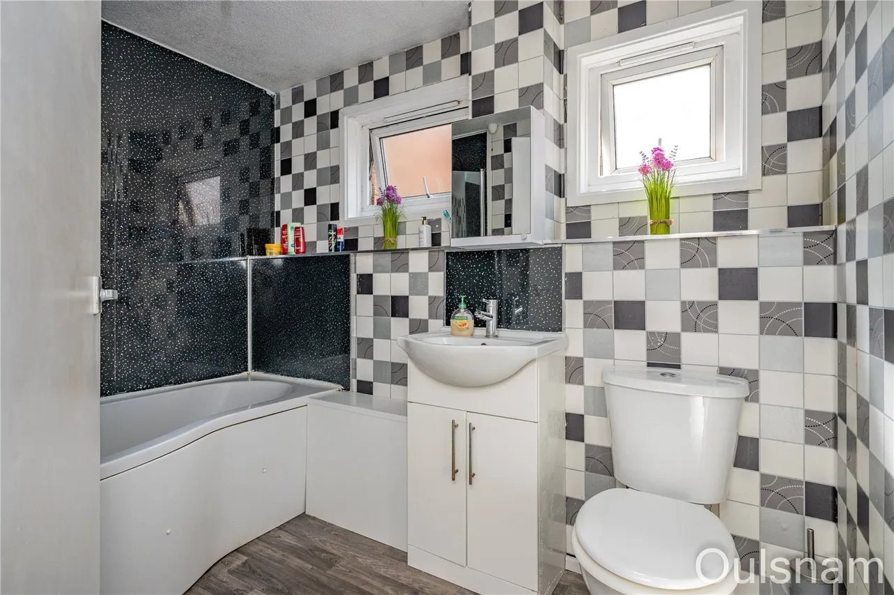 Aintree Close, Catshill, Bromsgrove, Worcestershire, B61 0LW, photo 6
