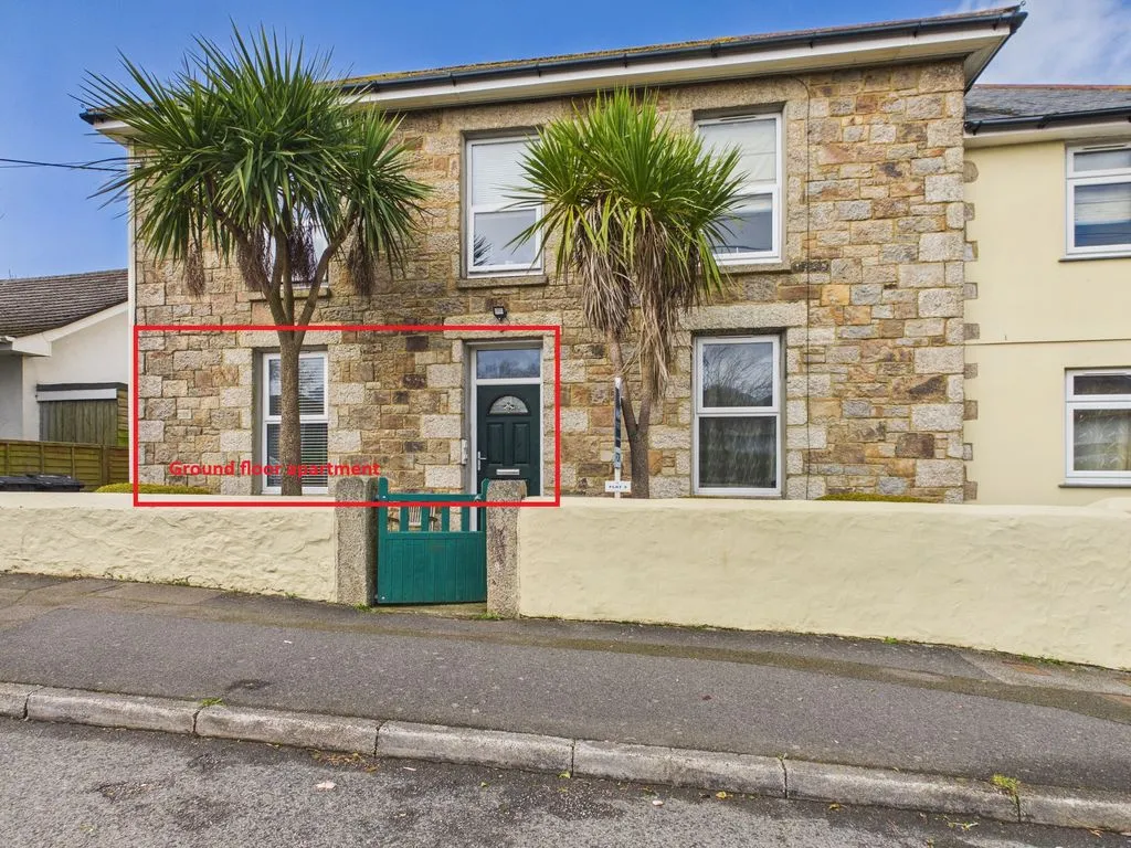 flat for sale — Queensway, Hayle