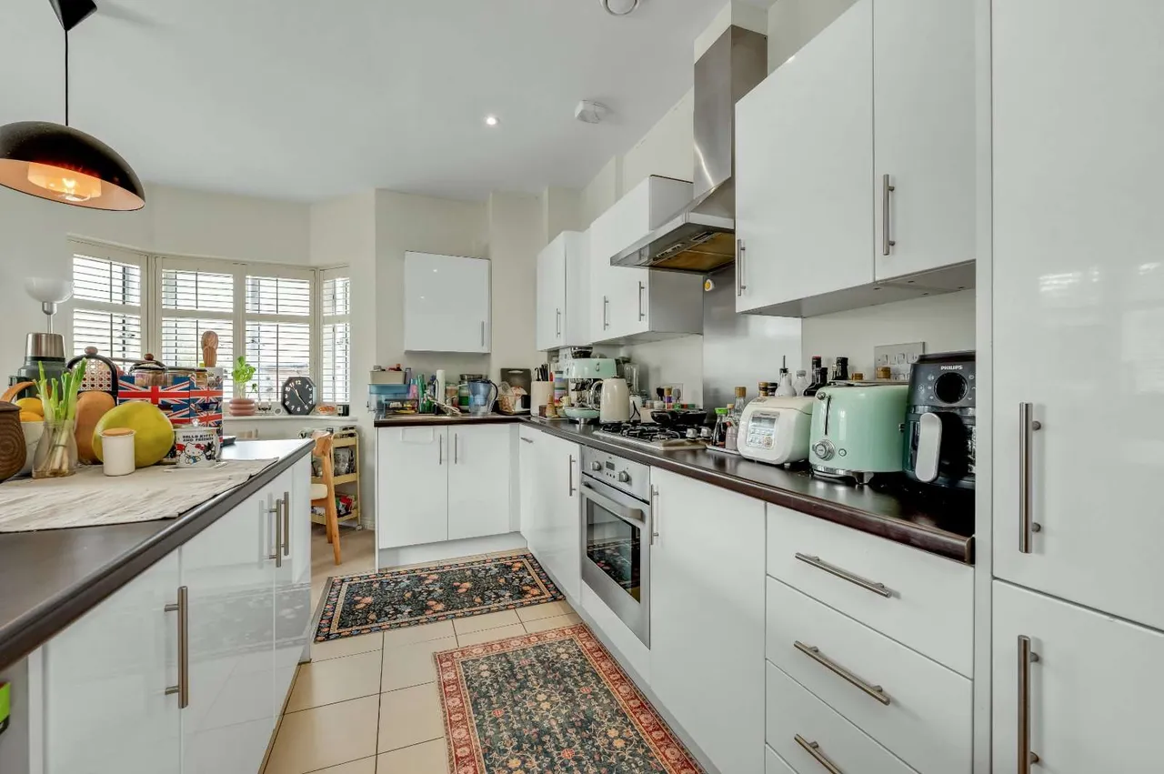 Poplar Road, Esher, KT10, photo 4