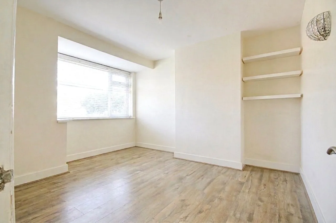Westmoor Road, Enfield, photo 3