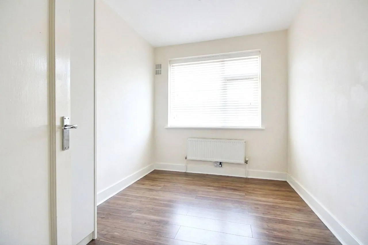 Westmoor Road, Enfield, photo 4