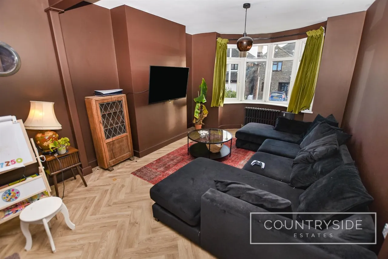 St. Marys Drive, Benfleet, photo 6