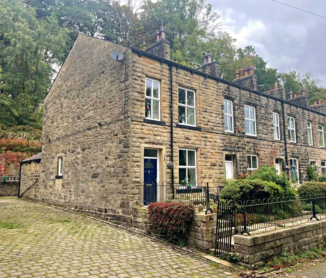 3 bed house for sale, Sunnybank Cottages, Helmshore, BB4