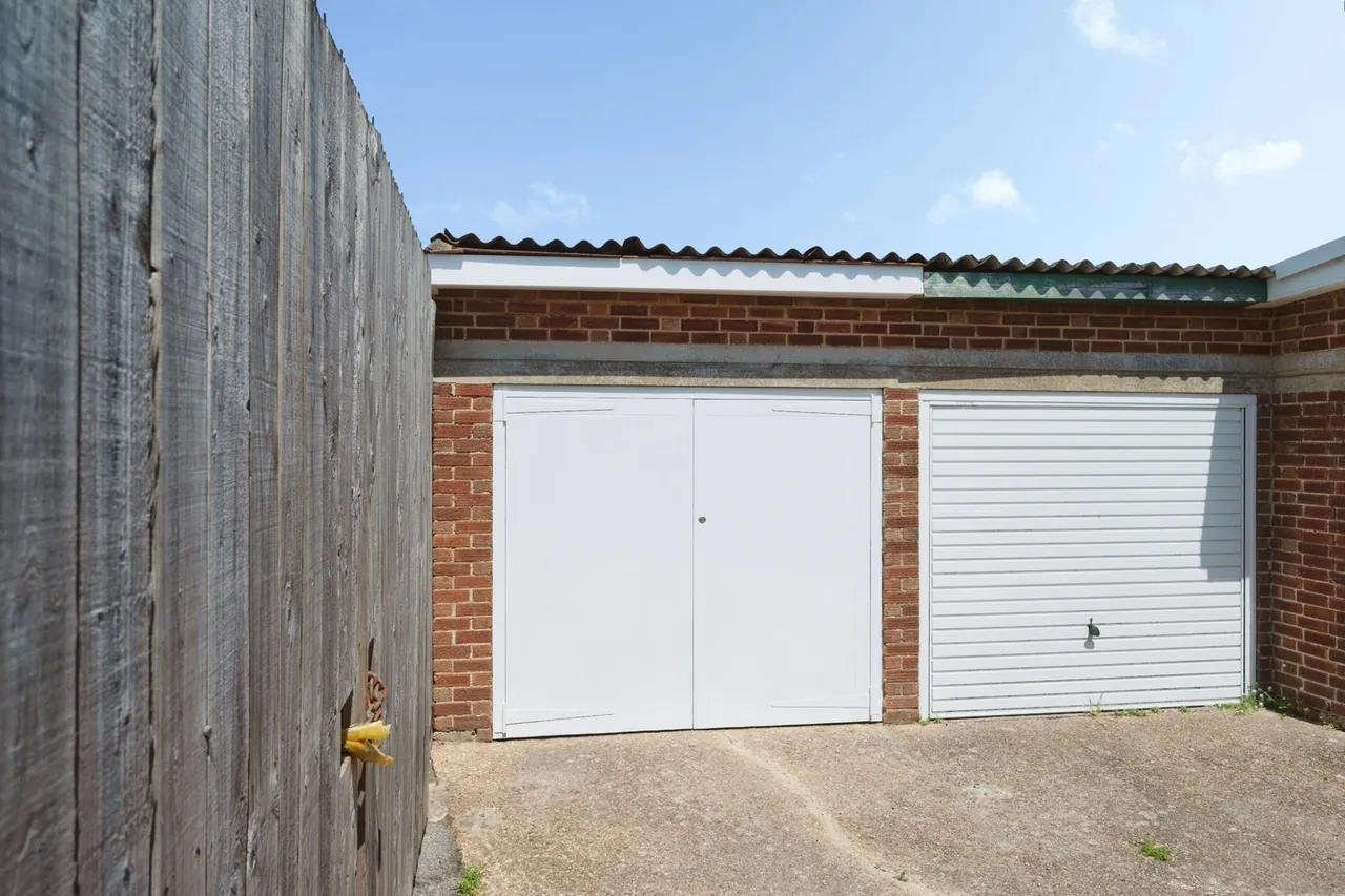 Bembridge Court, Hayling Island, PO11, photo 19